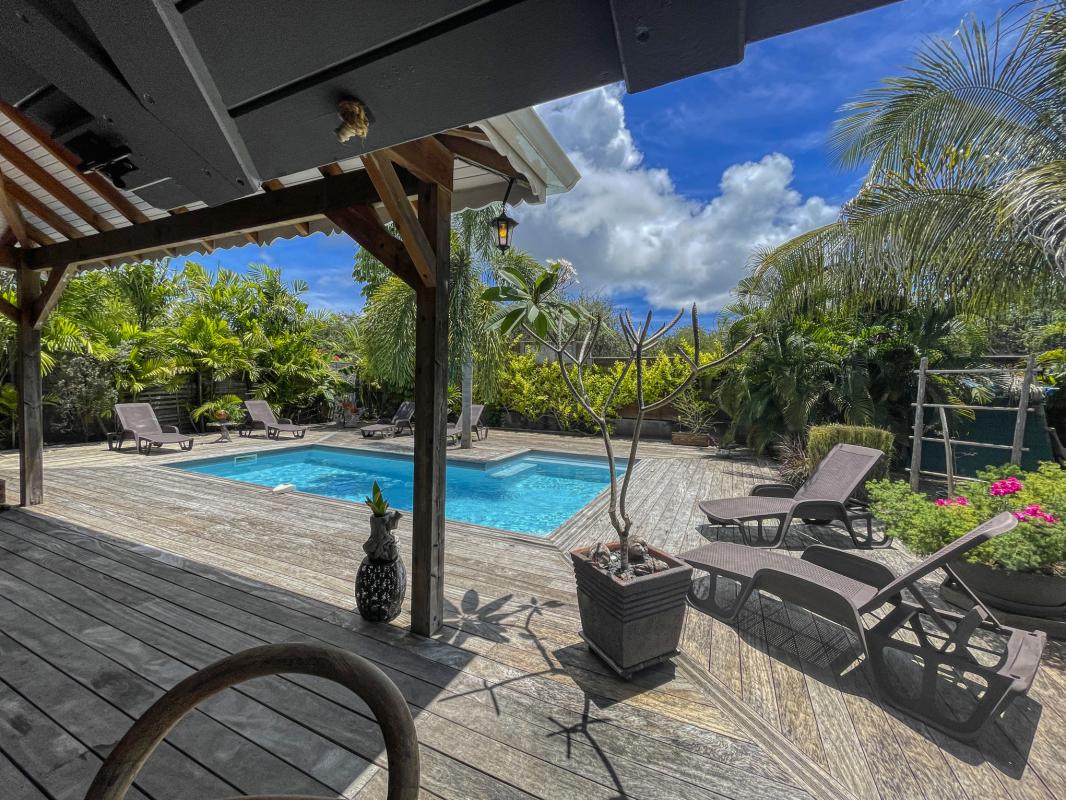 Villa à louer 3 chambres à Saint François Guadeloupe-piscine-8